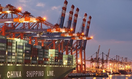 Chinese container ship unloading